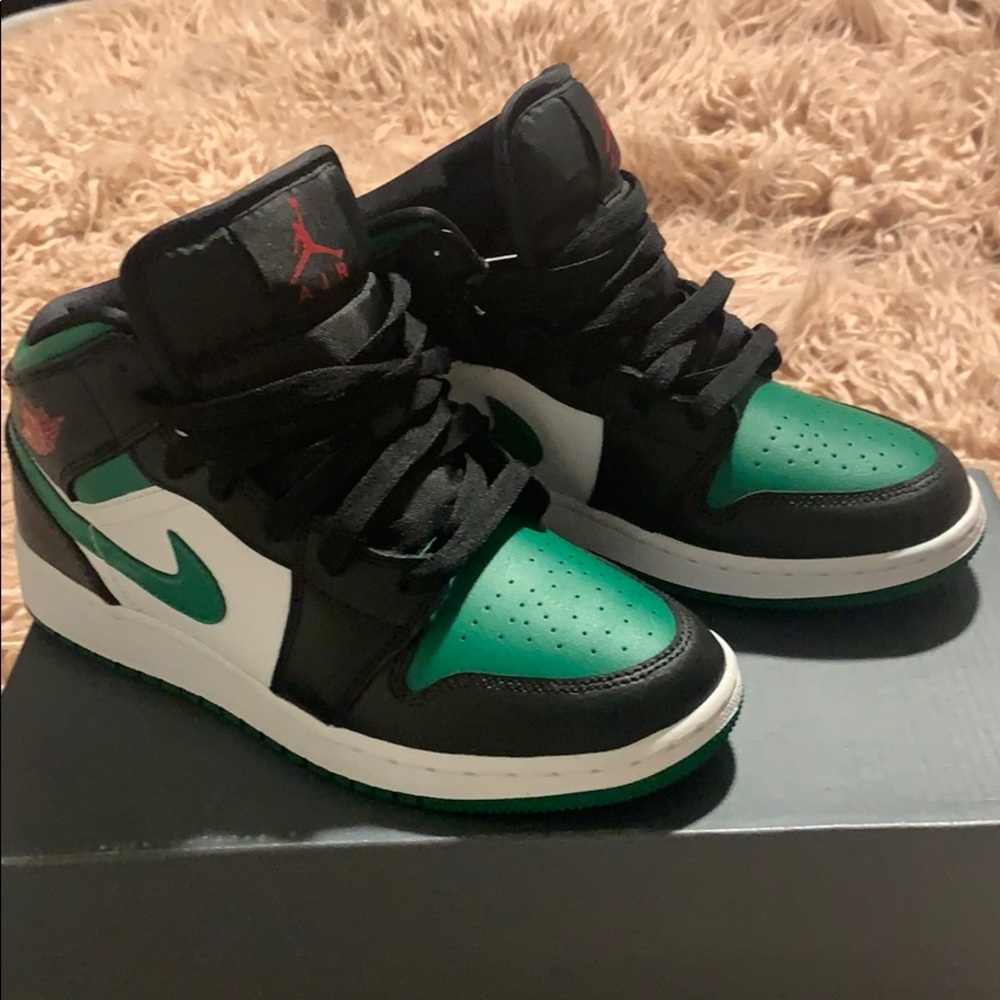Jordan 1 Mid